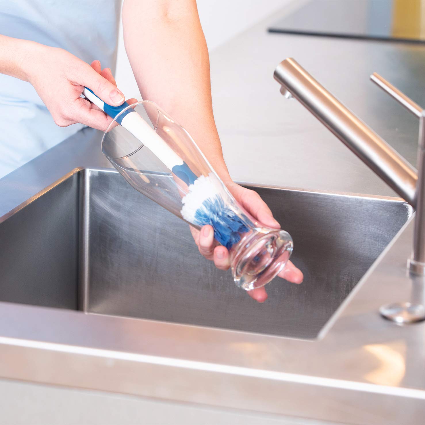 Unger 16” Flexible Glass and Bottle Scrub Brush, Extra-Long, Non-Scratch Cleaning Scrubber for Water Bottles, Travel and Coffee Mugs, Pitchers, Vases, Decanters, Glassware - Image 6