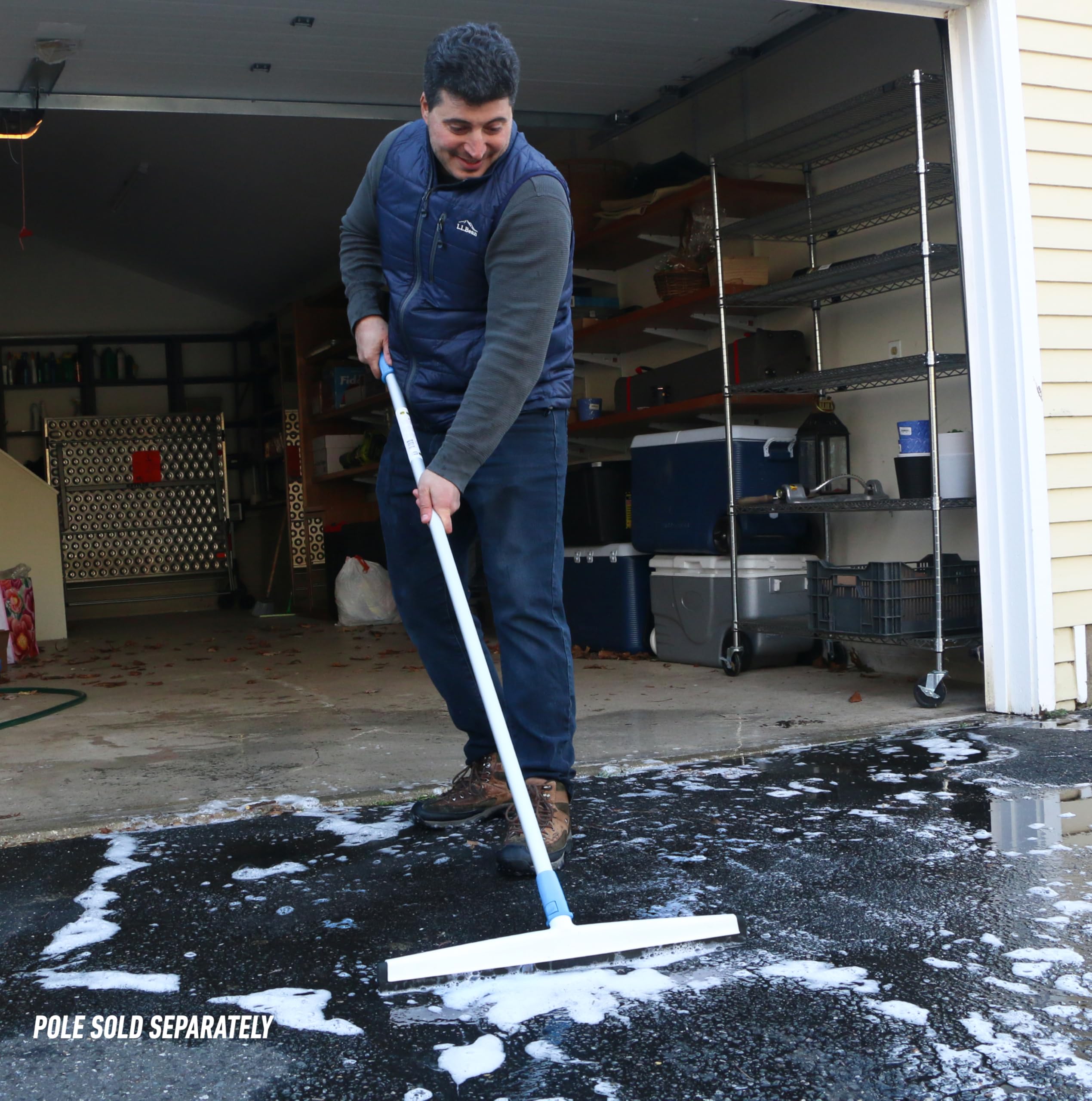 Unger - 961350 Professional AquaFlex Uneven Surface Floor Squeegee with Splash Guard, 22" - Image 4